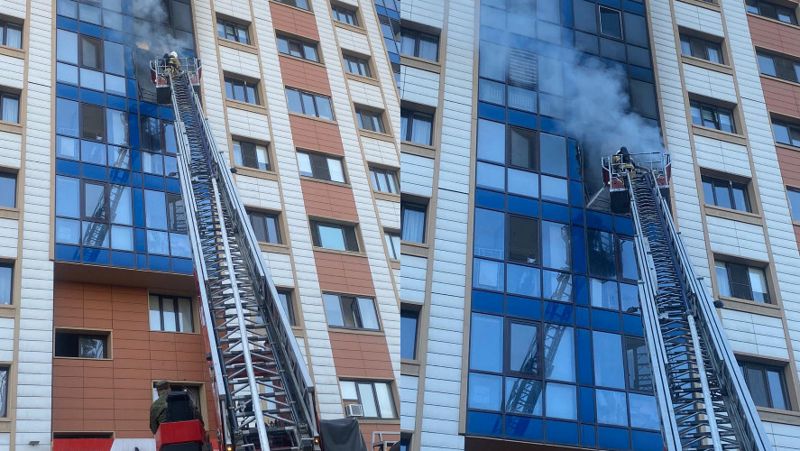 Из горящей многоэтажки в Алматы эвакуированы 20 человек