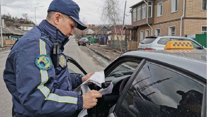 Тіркеуі жоқ таксишілер Құлақтандыру