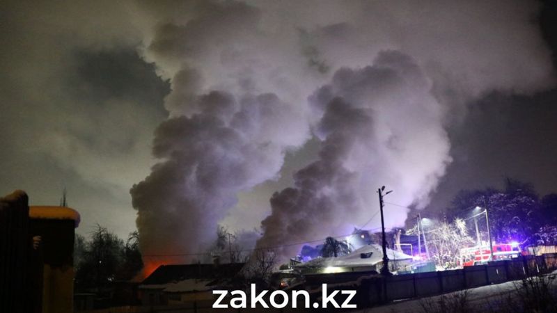 Потушили пожарные Алматы