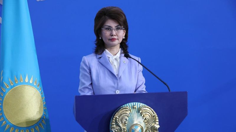 Аида Балаева Мәдениент және ақпарат министрі, жиджаб, мектеп, Конституция