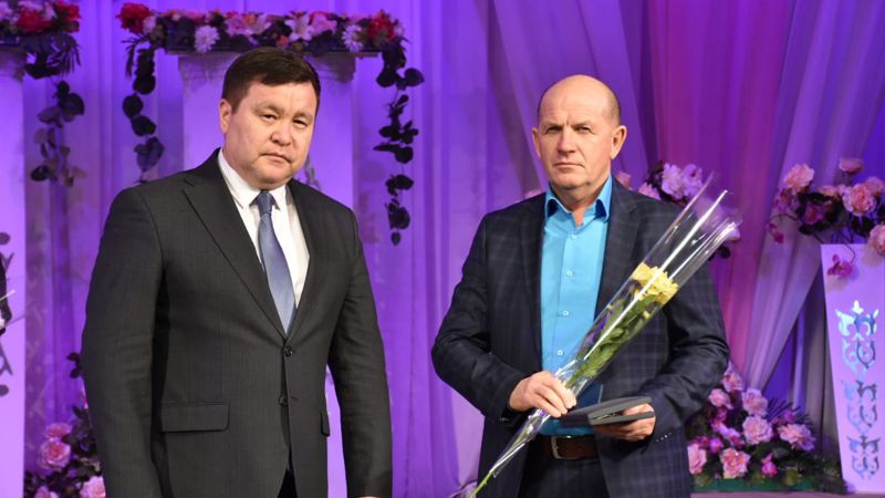 В районе Алтай наградили работников сельского хозяйства