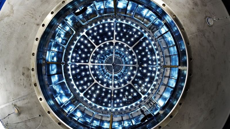 Большой адронный коллайдер Возобновил работу