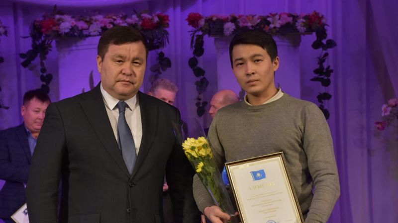 В районе Алтай наградили работников сельского хозяйства