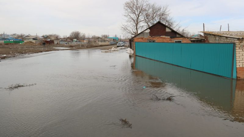 Из-за паводков несколько аулов в Актюбинской области оказались отрезанными от мира