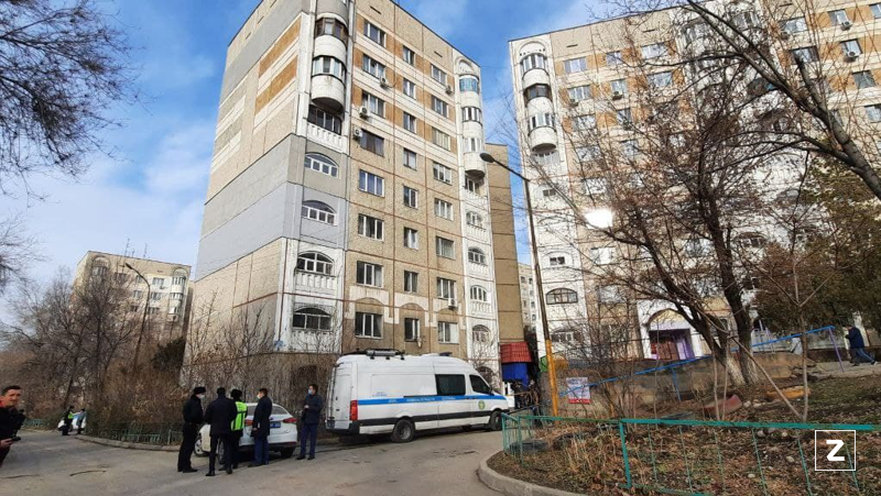 Жилой дом трагедия, прыжок из окна, чп