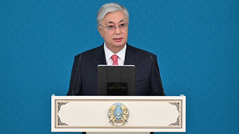 Токаев поздравил казахстанцев с Днем Абая