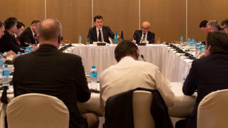 Ерлан Карин на встрече Вопросы иностранных дипломатов