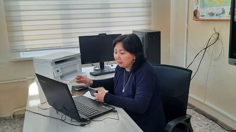 учитель В Семее школьники перешли на дистанционку