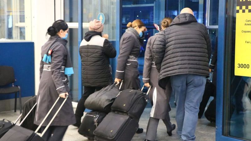 почти 22 тыс. человек выбыли из Казахстана за 10 месяцев