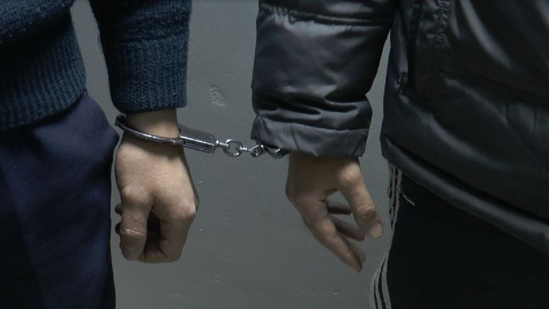 наручники полиция стрельба задержание