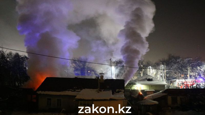 Потушили пожарные Алматы