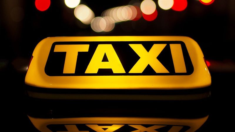 В Шымкенте водители такси начали возить пассажиров в мороз бесплатно