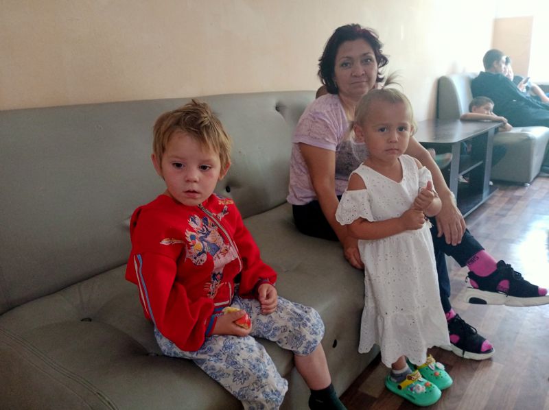 женщина с детьми , фото - Новости Zakon.kz от 12.06.2023 17:31