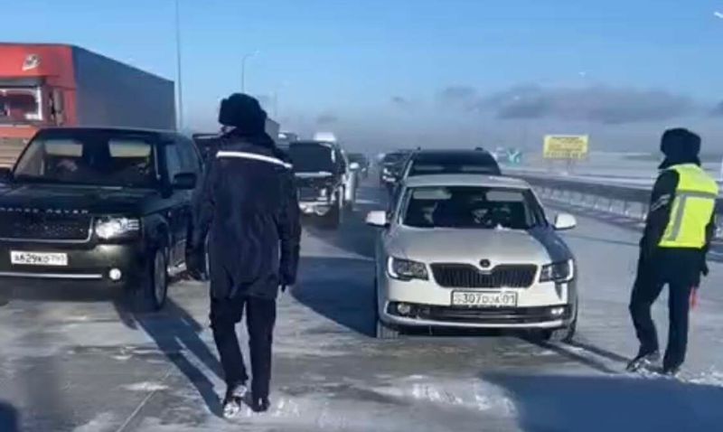 Ақмола полицейлері 1200-ден астам көлікті қарлы бораннан алып шықты Ақмола полицейлері 1200-ден астам көлікті қарлы бораннан алып шықты