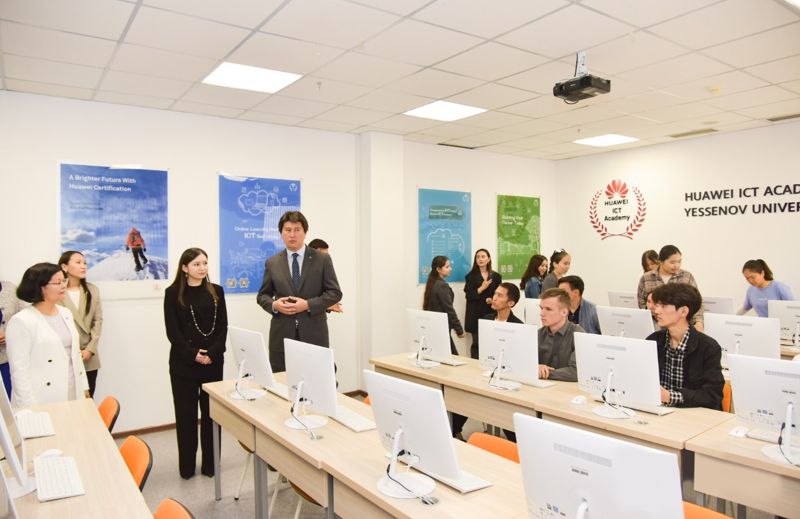 25 Академий: как Huawei готовит казахстанские ИКТ-кадры