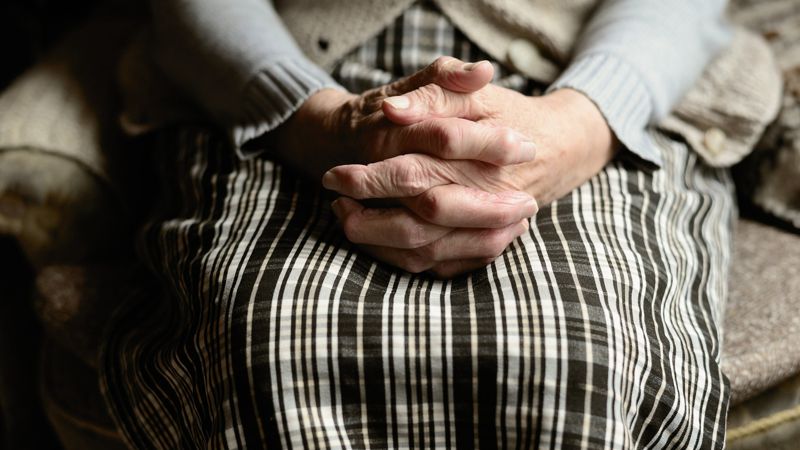В Жетысуской области пенсионерка не смогла оплатить кредит и хотела убить себя