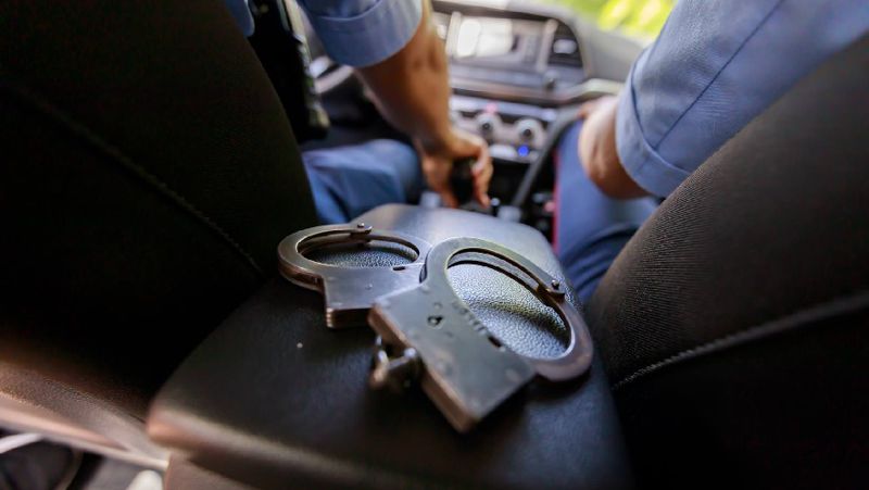 задержан мужчина, полиция подозреваемый задержан полицией