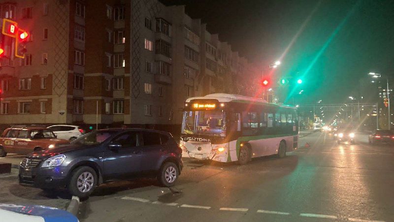 В Петропавловске маршрутный автобус с пассажирами попал в аварию ᐈ zakon.kz