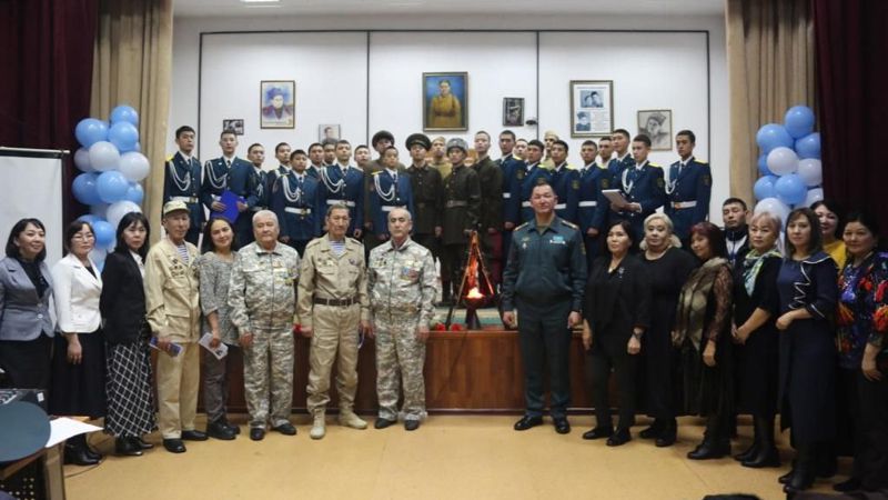 военные