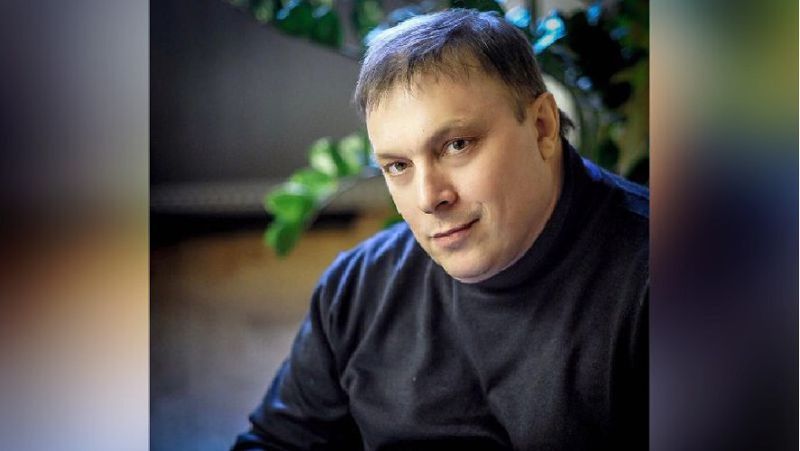 продюсер Юрий Шатуновтың отбасныа көмектеседі