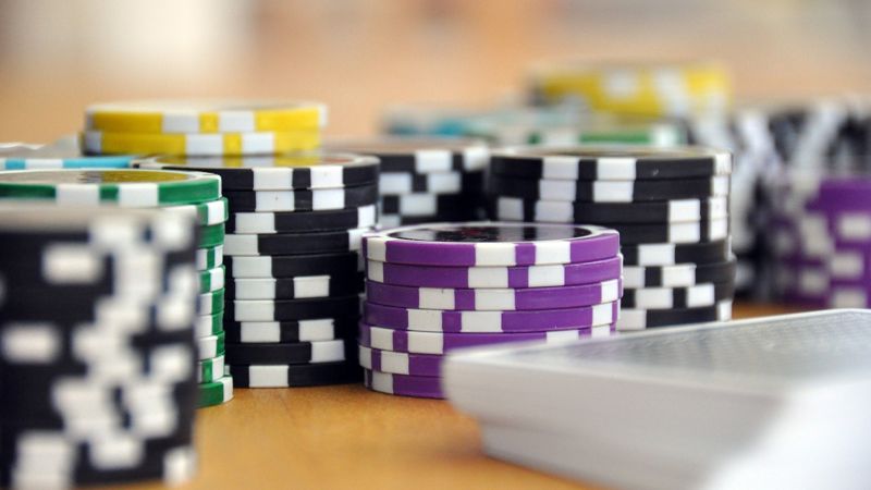 Три тысячи долларов и миллион тенге: в Атырауской области выявили подпольное казино