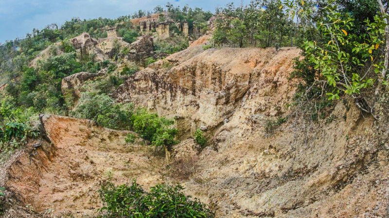 16 туристов заблокированы в Грузии после схода оползня ᐈ новость от 20: ...