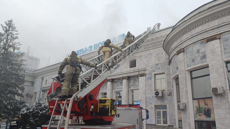 Пожар произошел в здании ж/д вокзала "Алматы-2"