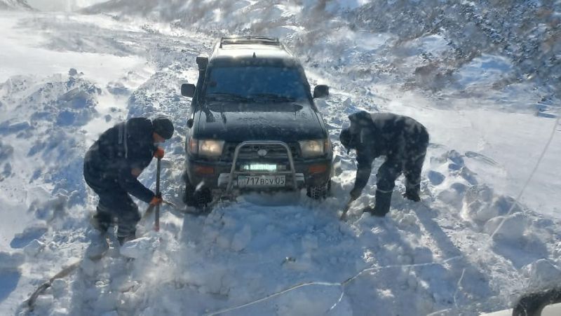 помощь на трассе спасатели, авто, снежный занос