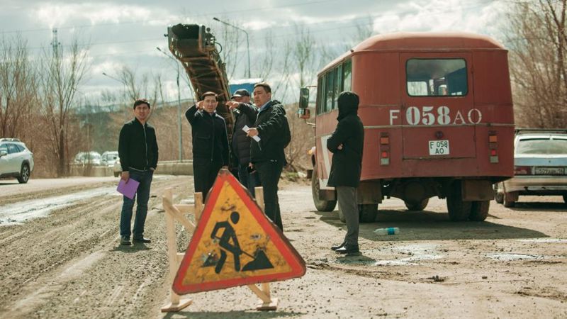 Аким Усть-Каменогорска: До середины июня будет заменено больше 16 км асфальта