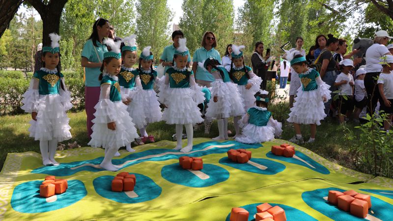 Казахстан 1 июня дети праздник