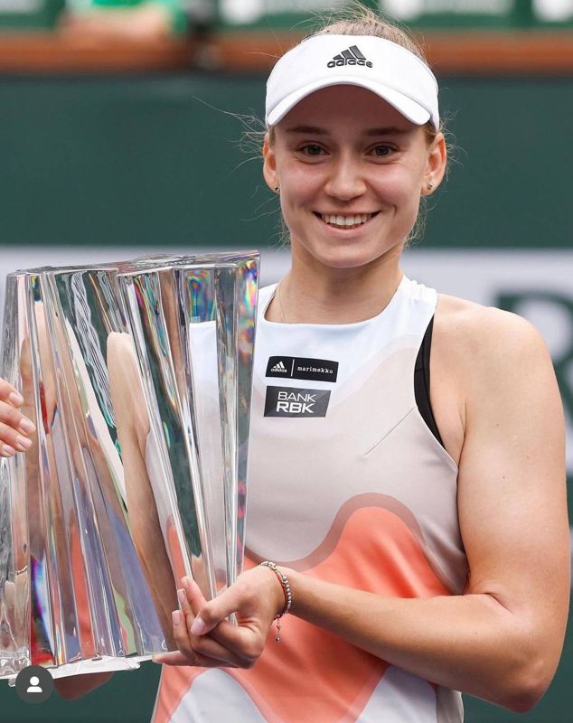 Елене Рыбакиной вручили награду турнира WTA-1000
