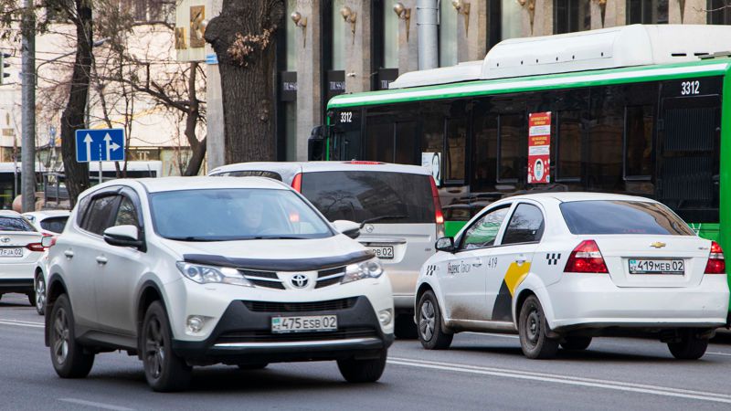 Көліктер, жол Қазақстанда жол ережесін өрескел және бірнеше рет бұзғаны үшін жазаны күшейтпек