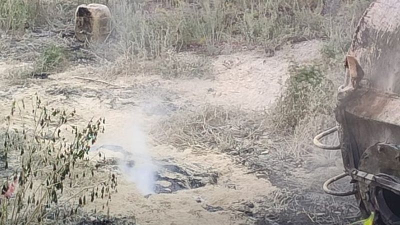 Грузовик с 23 тоннами серной кислоты перевернулся в ВКО
