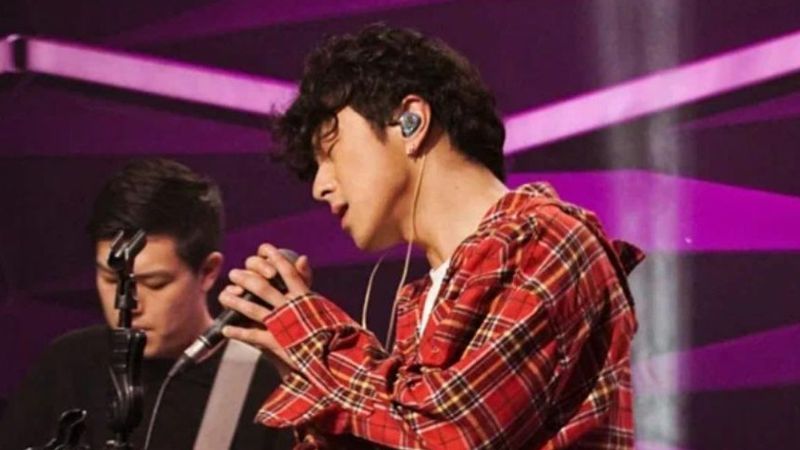 Корейский певец исполнил кавер "Цыганской серенады" на домбре
