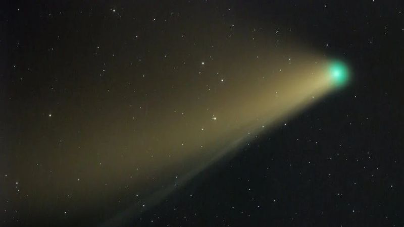 комета, зеленая комета к земле приближается комета C/2022 E3 (ZTF)