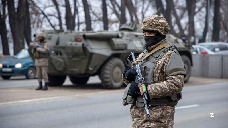 Блокпост Алматы, солдат, БТР Блокпосты на въездах продолжают работу