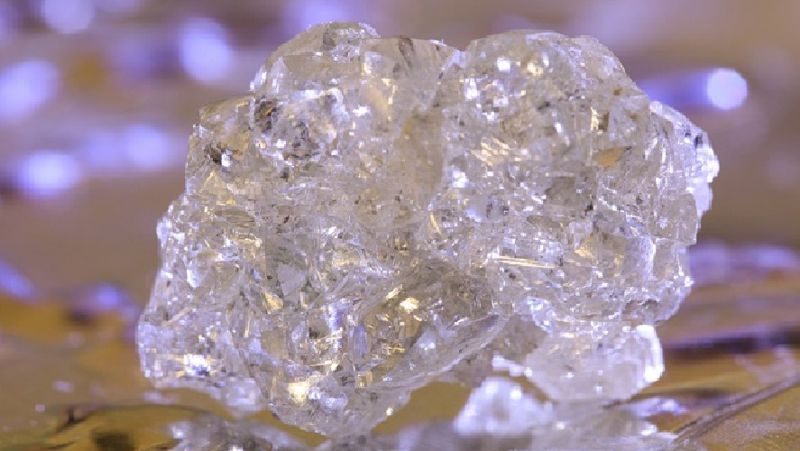 уникальный алмаз добыт в России