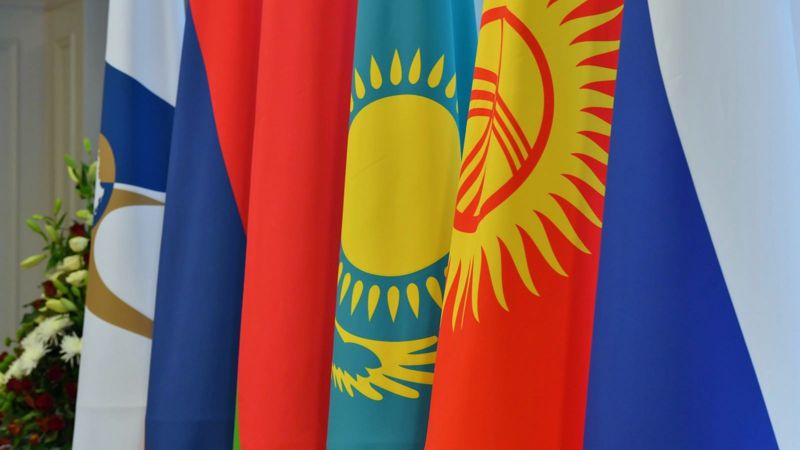 флаги стран ЕАЭС ЕЭК будет финансировать проекты в сфере промышленности из бюджета Союза