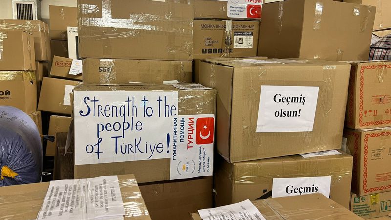 4 тонны гумпомощи от казахстанцев отправили в Турцию