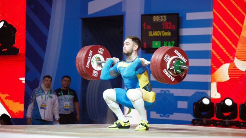 Денис Уланов Қазақстанның ауыр атлеті Денис Уланов Спорт министрлігінен 45 мың доллар талап етті