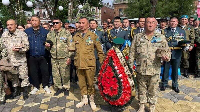 В Уральске открыли памятную композицию погибшим воинам