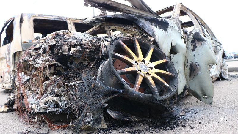 сгоревшая машина 