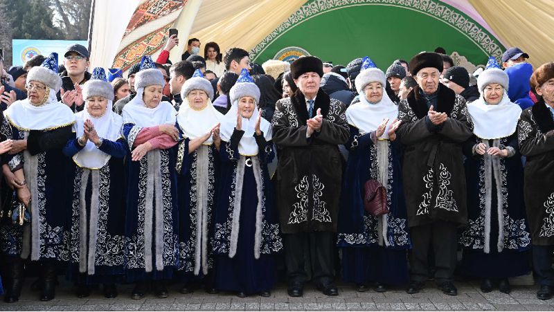 праздничный концерт, площадь Астана, президент