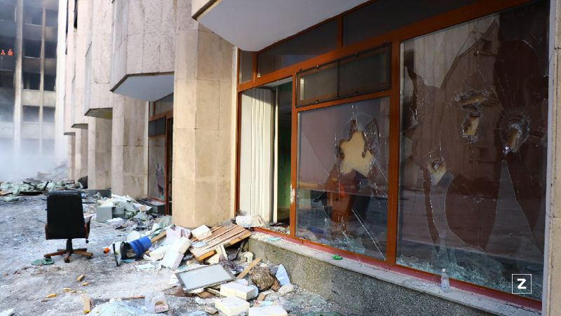 разбитый акимат Алматы 