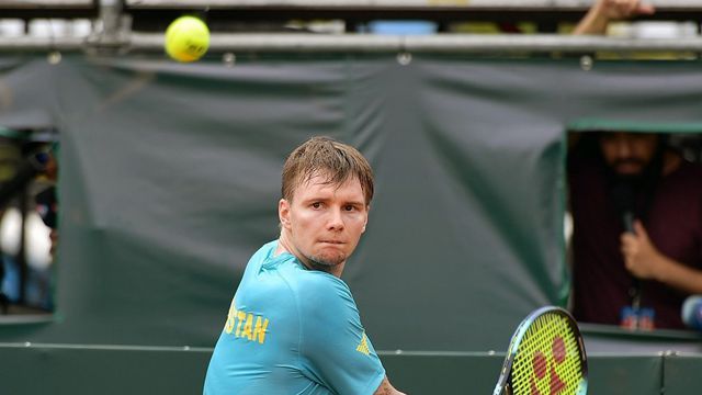 Александр Бублик покинул турнир в Женеве 