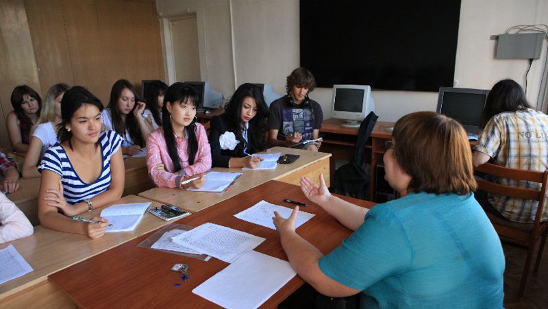 студенты соцпомощь школьникам и студентамс