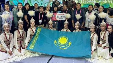 Танцевальный коллектив из Караганды завоевал "серебро" на международном фестивале в Южной Корее 