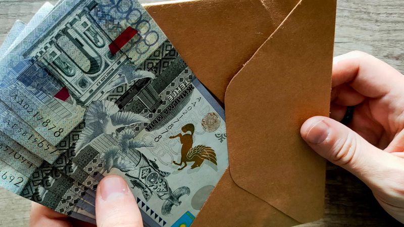 взятка Строгий выговор получил аким района СКО за коррупцию подчиненного