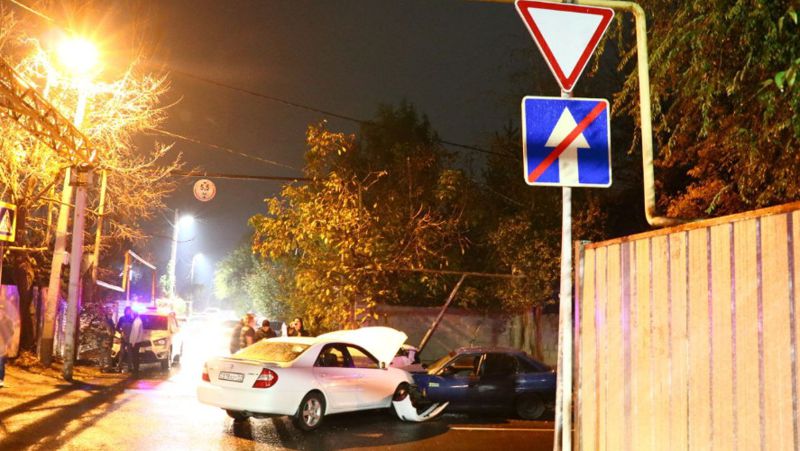 LADA Granta, Opel Astra, Toyota Camry