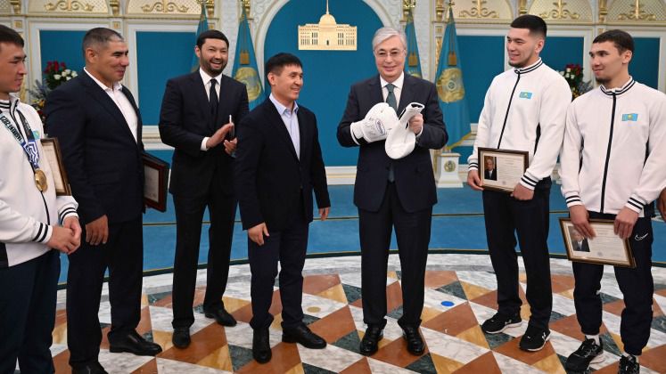 Токаев принял победителей чемпионата мира по боксу